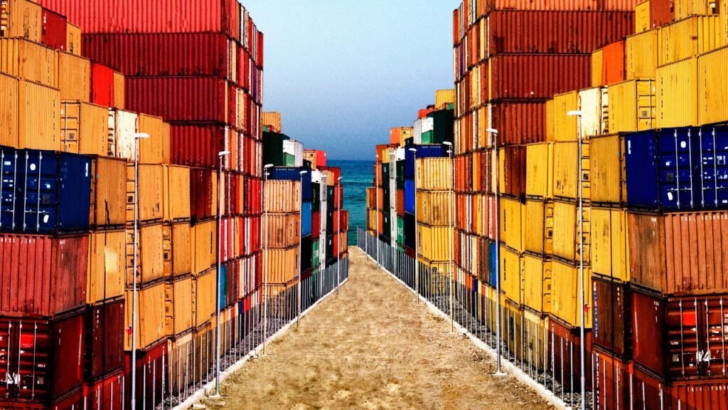 Escassez de contêineres de transporte